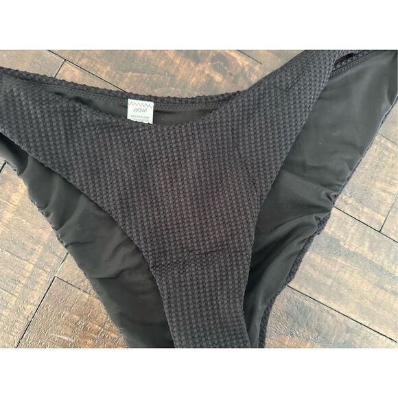 Aerie Black Cheeky Bottom and Tie Back Top Bikini Size Large New - Picture 2 of 4